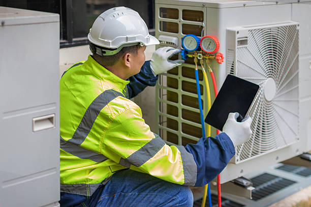 Professional Hvac technician working in Shepherd, TX